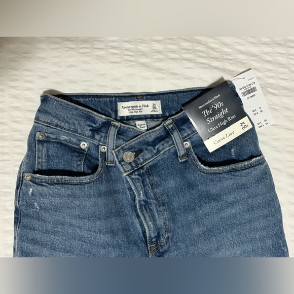 Curve Love Ultra High Rise 90s Straight Jean -Medium Wash- Criss-Cross Waistband - Picture 3 of 6